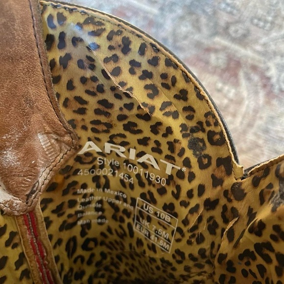 Vintage Leather Embroidered Cowboy Western Boots in Burgundy/Taupe - 10 - Picture 6 of 6